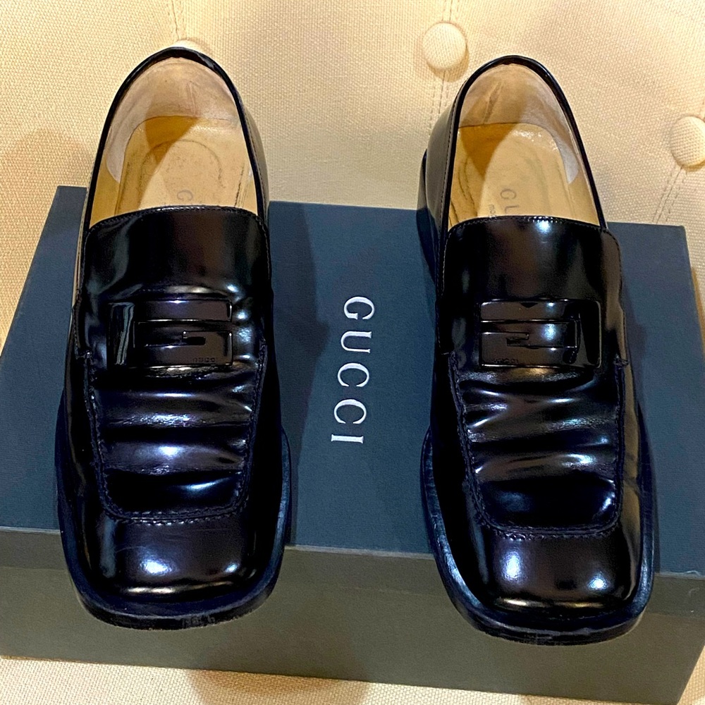 Gucci Women's shoes Sz 6 black leather loafers